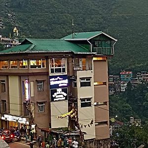 Amarjeet Hotel